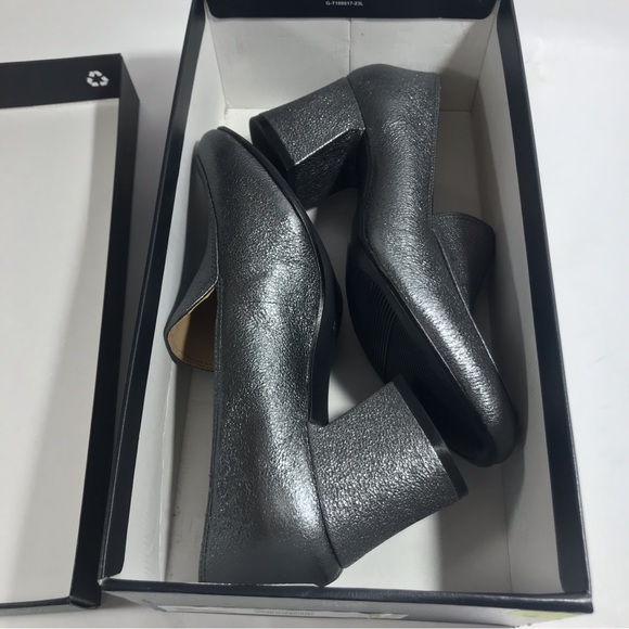 Naturalizer Dany Pewter Metallic Leather Round Toe Pumps Size 5 1/2M NIB - Picture 5 of 15